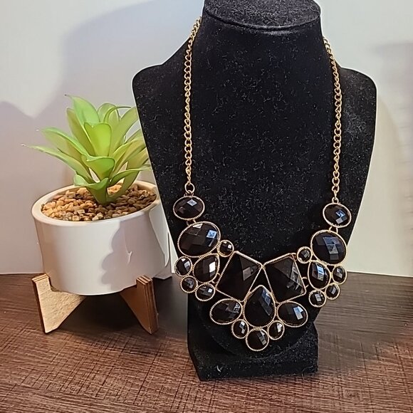 Unbranded Geometric Black Stone Bib Necklace Ladies Vintage Pre-Owned Dressy - Picture 4 of 9